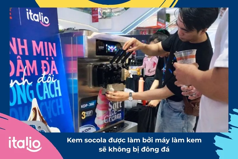 Chia sẻ cách làm kem tươi vị socola tại nhà 4 Kem socola được làm bởi máy làm kem sẽ không bị đông đá